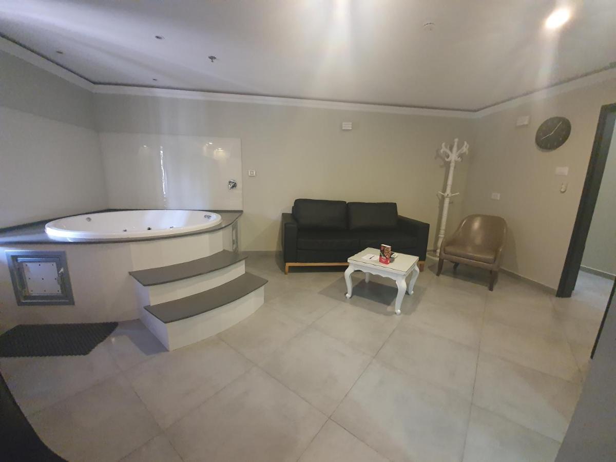 Spat Business Holon Exterior foto